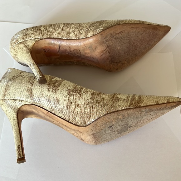 EUC ESCADA Snakeskin Printed Pumps IT 39 - Picture 5 of 5